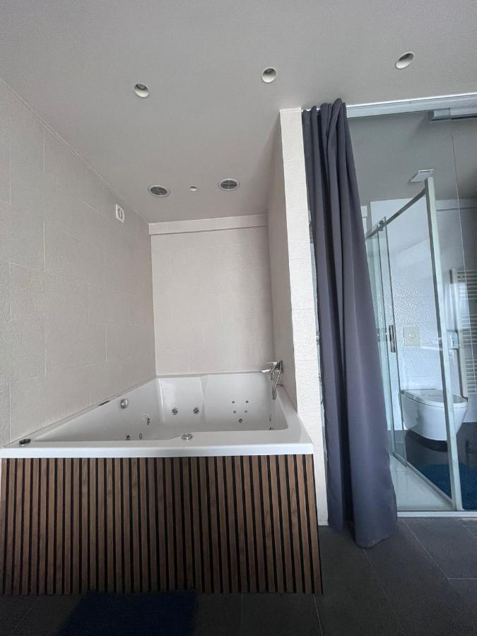 Hotel Forty Two Загреб Экстерьер фото