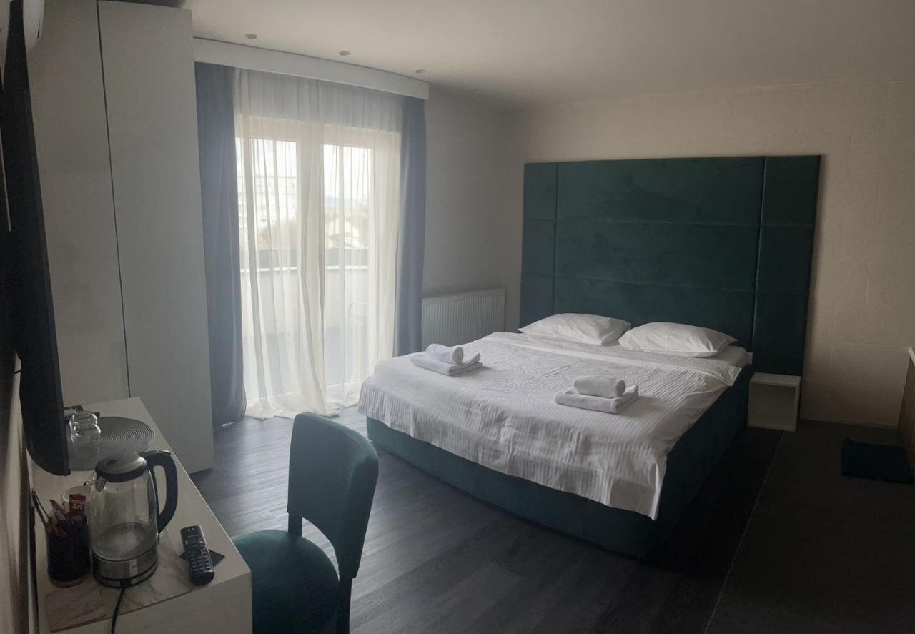 Hotel Forty Two Загреб Экстерьер фото